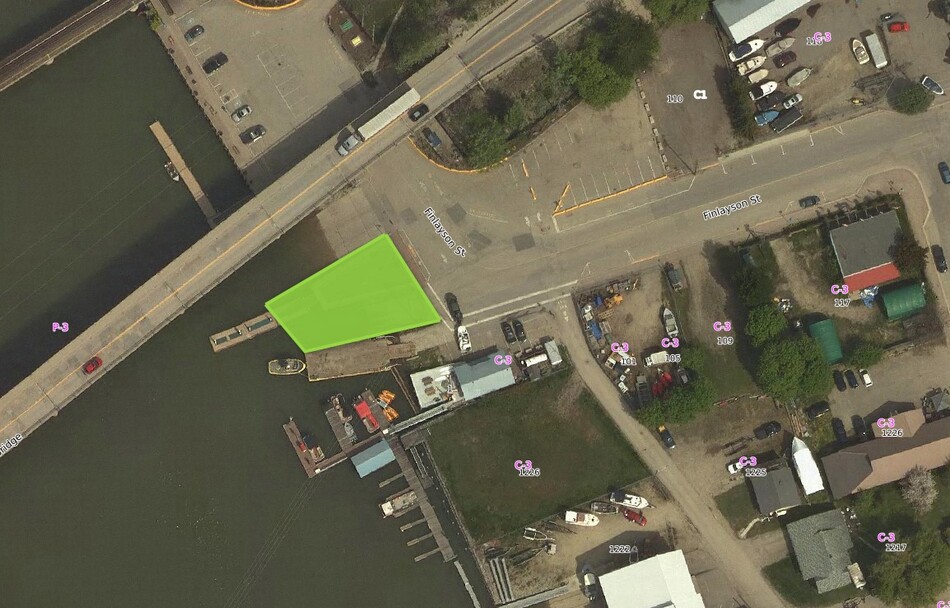 Location of the Finlayson Boat Launch located next to the Sicamous Beach Park. 